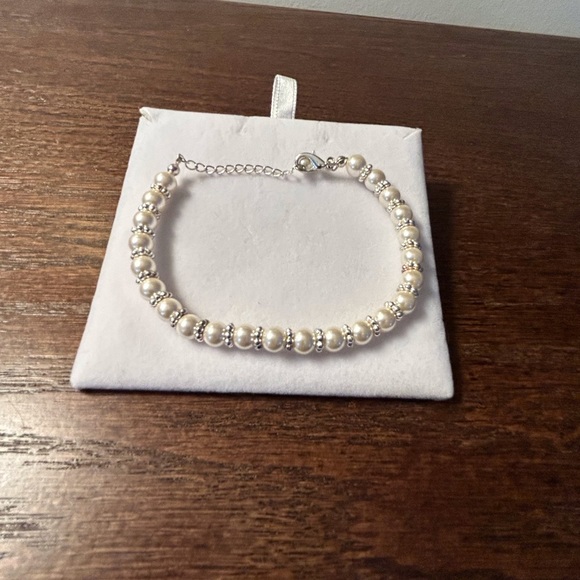 Silver & Pearl Bracelet - Picture 2 of 2